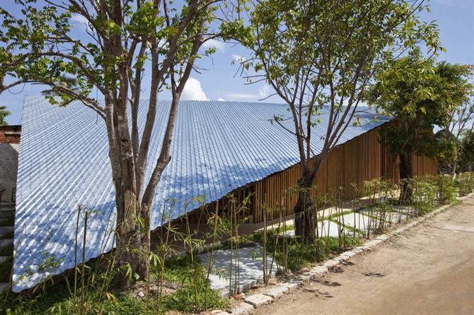 Kiến trúc quán cà phê Lâm - độc đáo và gần gũi - Archi